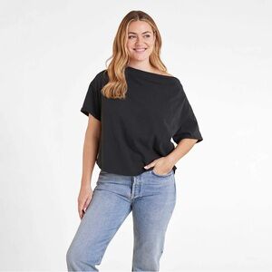 NEW NUUDS Off the Shoulder T-Shirt
